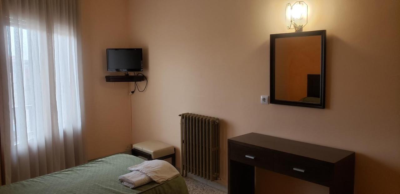 Hotel Balfagon Calanda Eksteriør billede